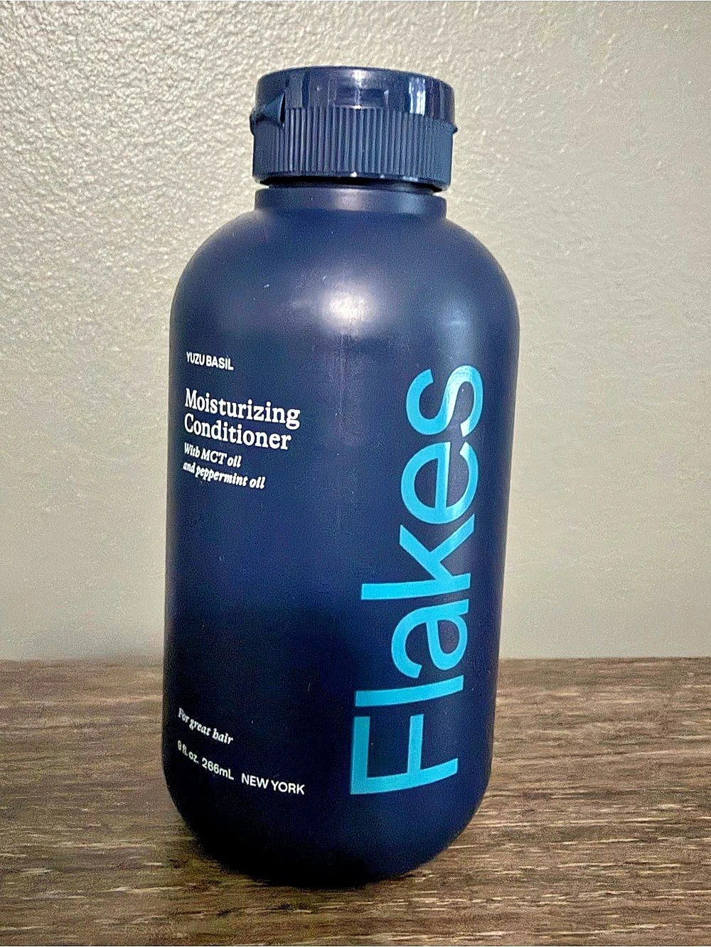 Flakes Yuzu Basil Moisturizing Conditioner Blue 9 oz NWT